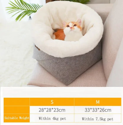 Cozy Pet Bed for Cats and Small Dogs in Winter Design